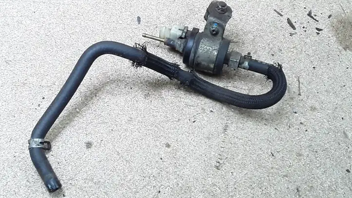 Toyota Corolla E120 E130 (2000 - 2004) Топливный насос Webasto — фото 1