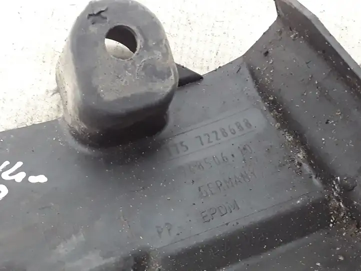 BMW 5 F10 F11 (2009 - 2016) 7228688 Другая часть кузова — фото 3