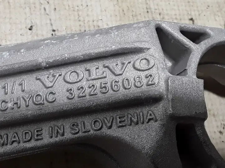Volvo XC60 (2017 - ) 32256082 Другая часть кузова — фото 2