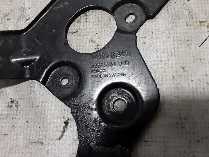Volvo XC40 (2017 - ) 32265366 Другая часть кузова — фото 2