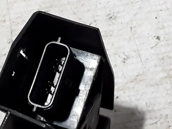 Renault Megane III (2009 - 2016)  805020256R Замок передней двери