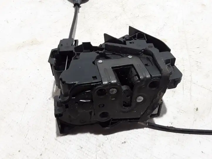 Renault Megane III (2009 - 2016)  805020256R Замок передней двери