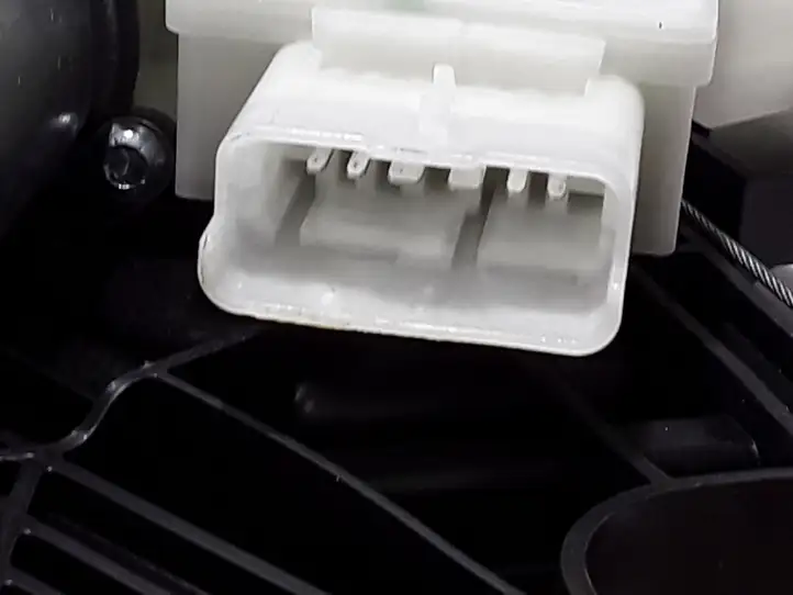 Renault Captur II (2020 - )  827216497R  Механизм для электрического подъема окон задней двери (без двигателя)