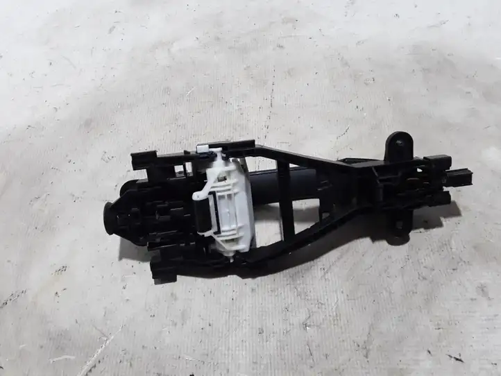 Volvo XC40 (2017 - ) Наружная ручка задней двери — фото 2