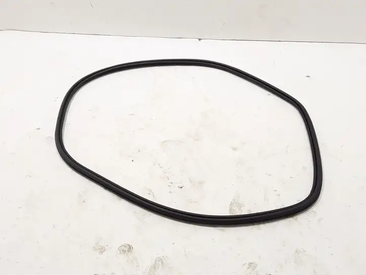 Volvo XC60 (2017 - )  32342439 Уплотнительная резина (на кузове)