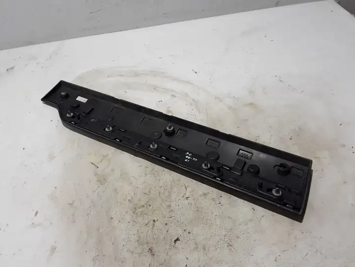 Volvo XC90 (2019 - )  31448432  Отделка дверей (молдинги) задней двери