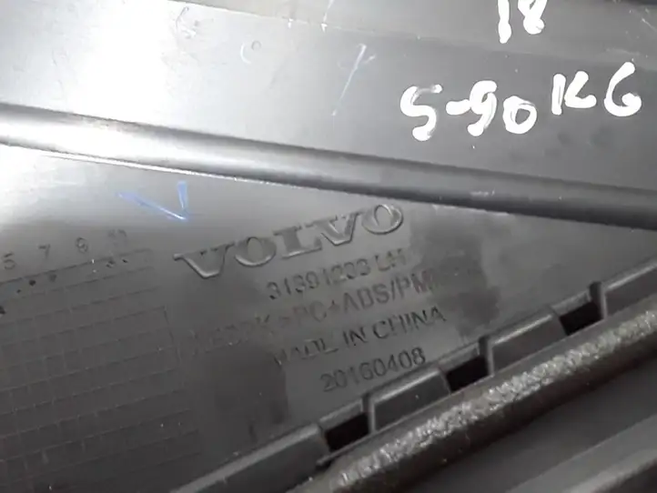 Volvo S90, V90 (2016 - 2020) 31391233 Молдинги задней двери — фото 2