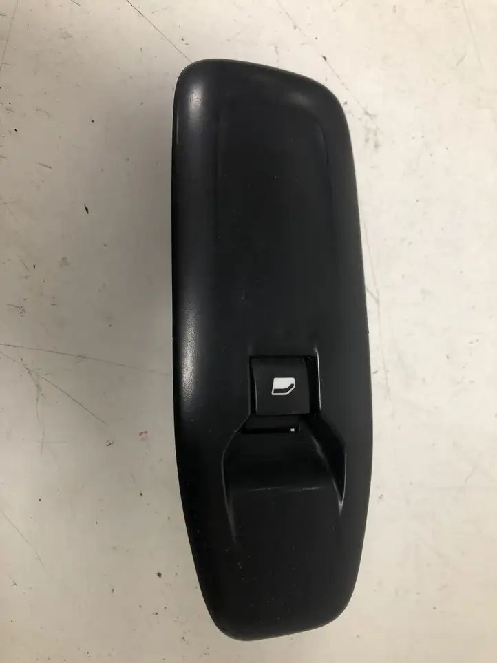 Peugeot 208 (2012 - 2015) 96751118ZD Кнопка стеклоподъемников — фото 1