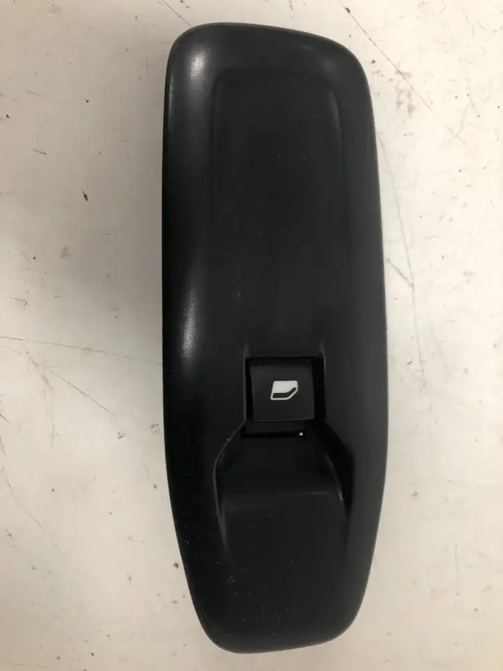 Peugeot 208 (2012 - 2015) 96751118ZD Кнопка стеклоподъемников — фото 3