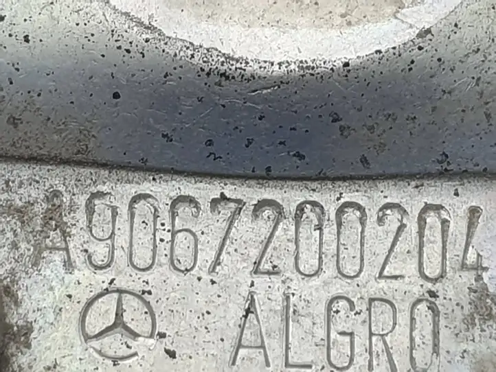 Mercedes-Benz Sprinter W906 (2006 - 2018) A9067200204 Петля замка передней двери — фото 4