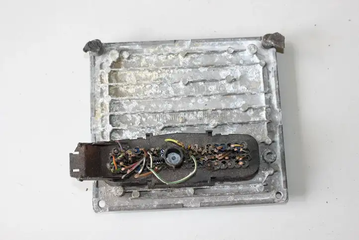 Ford Fiesta (2000 - 2005) 6S6112A650FD Блок управления двигателем (ЭБУ) — фото 2