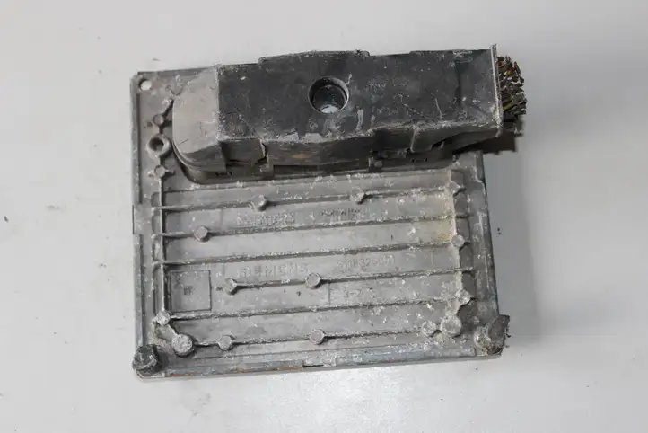 Ford Fiesta (2000 - 2005) 6S6112A650GD Блок управления двигателем (ЭБУ) — фото 2