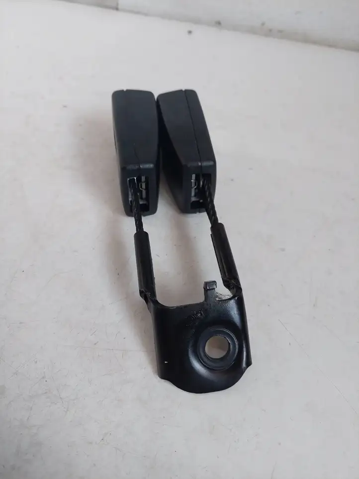 Mercedes-Benz E W211 (2002 - 2009) A2118600269 Замок заднего ремня — фото 2