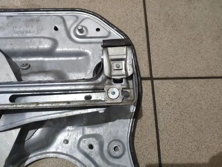 Volvo V50 (2004 - 2008)  8679083 Передний комплект электрического механизма для подъема окна