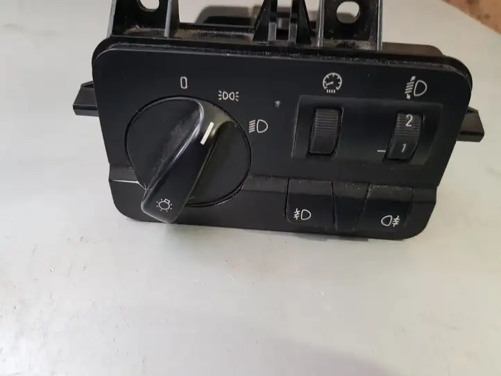 BMW 3 E46 (1998 - 2005)  6936831 Включатель фонарей