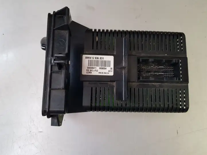 BMW 3 E46 (1998 - 2005)  6936831 Включатель фонарей