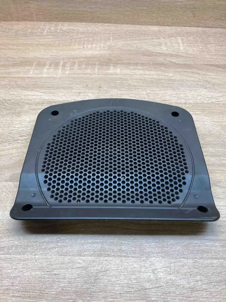 BMW 5 F10 F11 (2009 - 2016)  9187783 Сабвуферная решетка