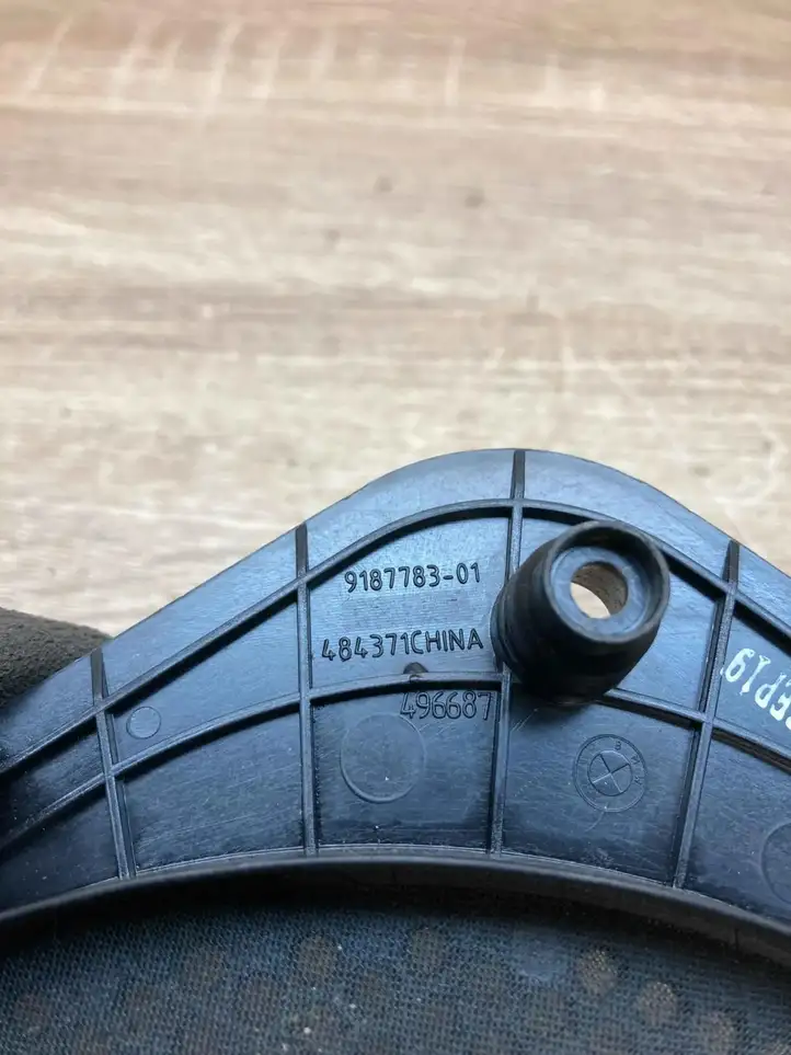 BMW 5 F10 F11 (2009 - 2016)  9187783 Сабвуферная решетка