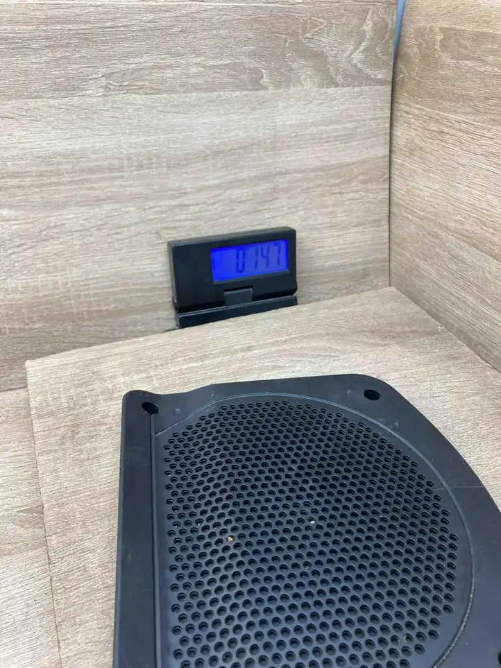 BMW 5 F10 F11 (2009 - 2016)  9187783 Сабвуферная решетка