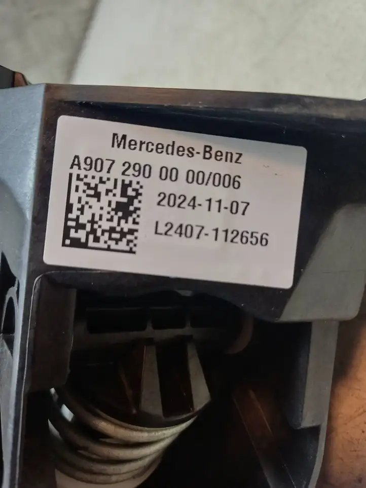 Mercedes-Benz Sprinter W907 W910 (2018 - ) A9072900000 Прочие детали салона — фото 6