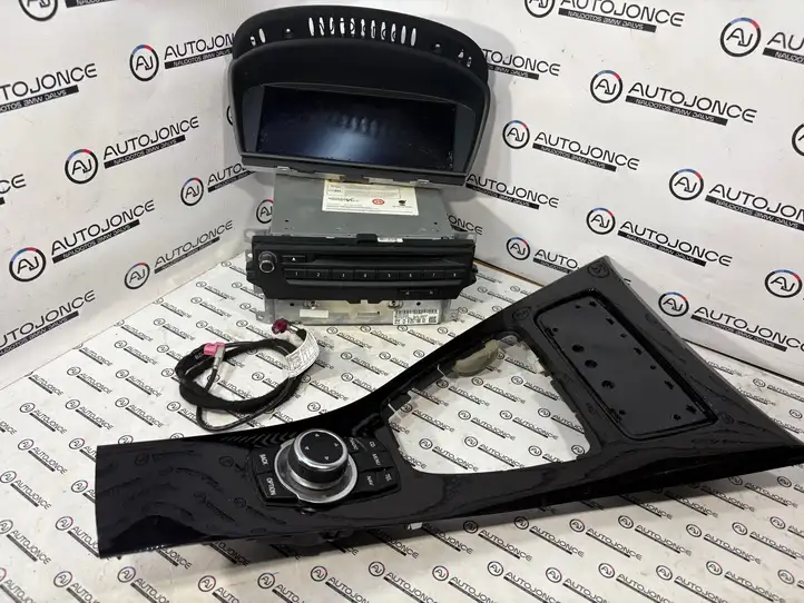 BMW 3 E90 E91 (2005 - 2012) 9257186 Магнитола / мультимедийная система — фото 1
