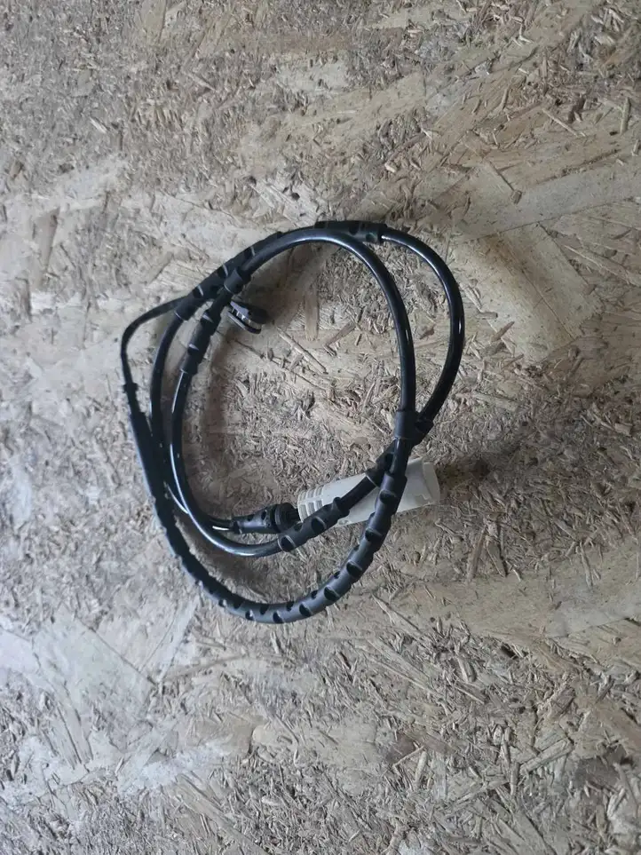 BMW X1 F48 F49 (2015 - 2022)  1987473517 Датчик износа тормозных колодок