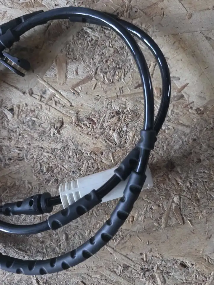 BMW X1 F48 F49 (2015 - 2022)  1987473517 Датчик износа тормозных колодок