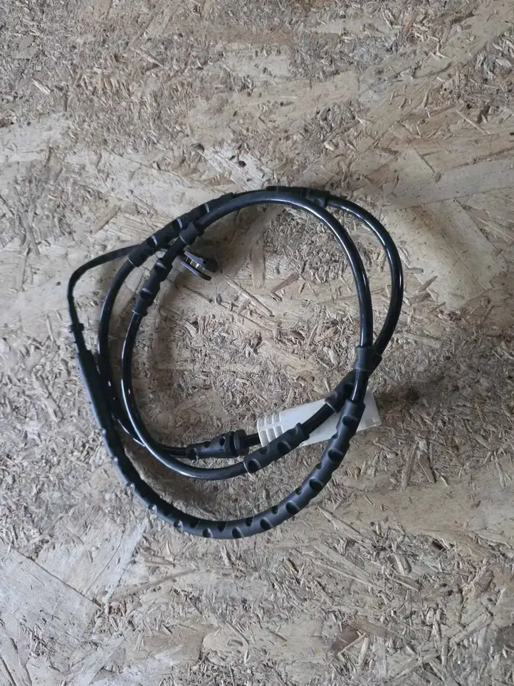 BMW X1 F48 F49 (2015 - 2022)  1987473517 Датчик износа тормозных колодок