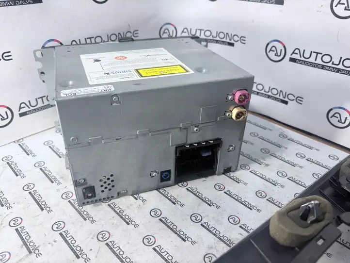 BMW 3 E90 E91 (2005 - 2012)  9218330 Радио/ проигрыватель CD/DVD / навигация