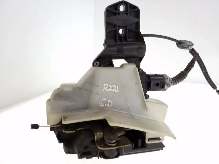 Volkswagen PASSAT B5.5 (2001 - 2005) 3B0837868 Замок задней двери — фото 1