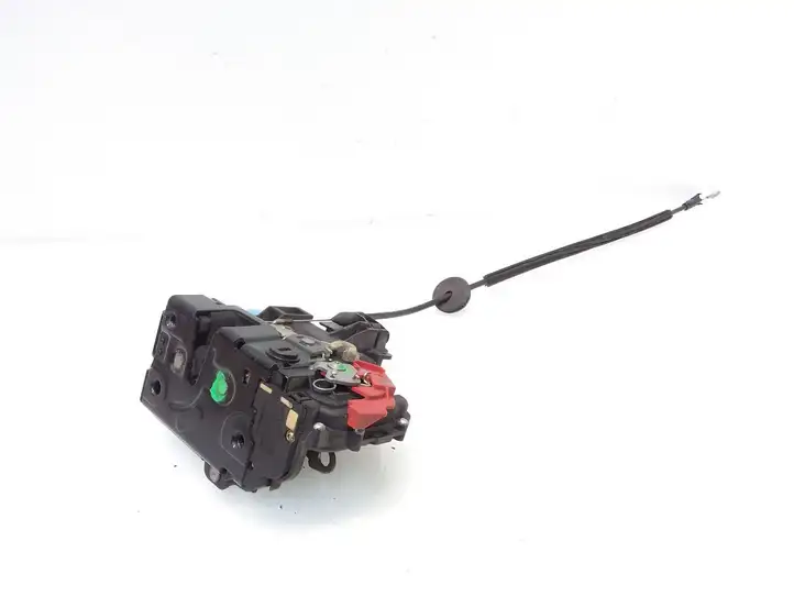 Volkswagen Jetta V (2005 - 2010)  7L0839016 Замок задней двери