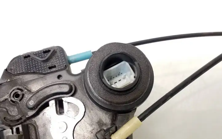 Suzuki Grand Vitara (2005 - 2008)  51117064 Замок задней двери