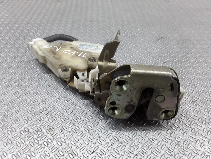 Nissan Almera N16 (2000 - 2010) 82553BM760 Замок задней двери — фото 1