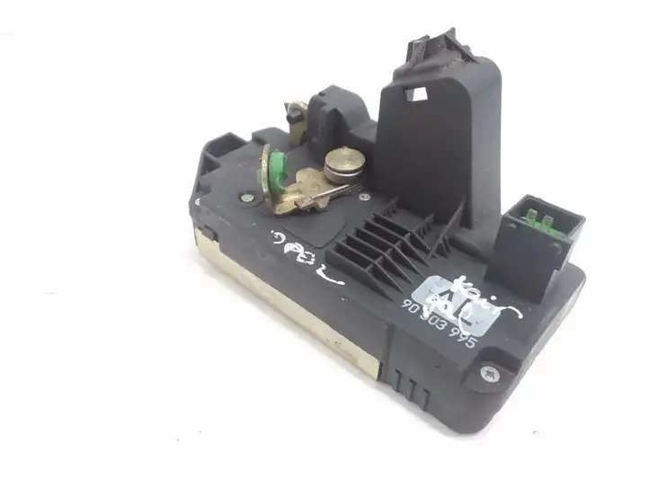 Opel Vectra (1999 - 2002)  90503995 Замок задней двери