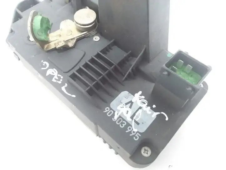 Opel Vectra (1999 - 2002)  90503995 Замок задней двери