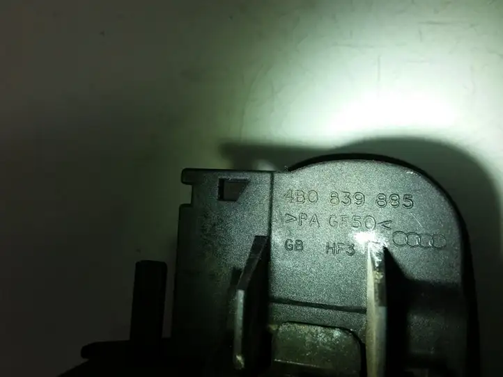 Audi A4 (2004 - 2009)  4B0839885 Наружная ручка