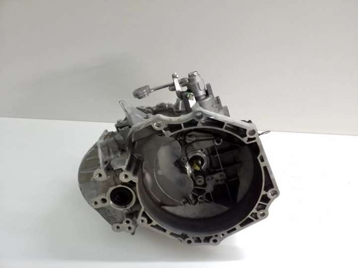 55590820 Opel Astra K Mechaninė 6 pavarų dėžė