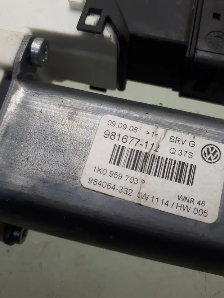 Volkswagen PASSAT B6 (2005 - 2010) 973624105 Стеклоподъемник задней двери — фото 3
