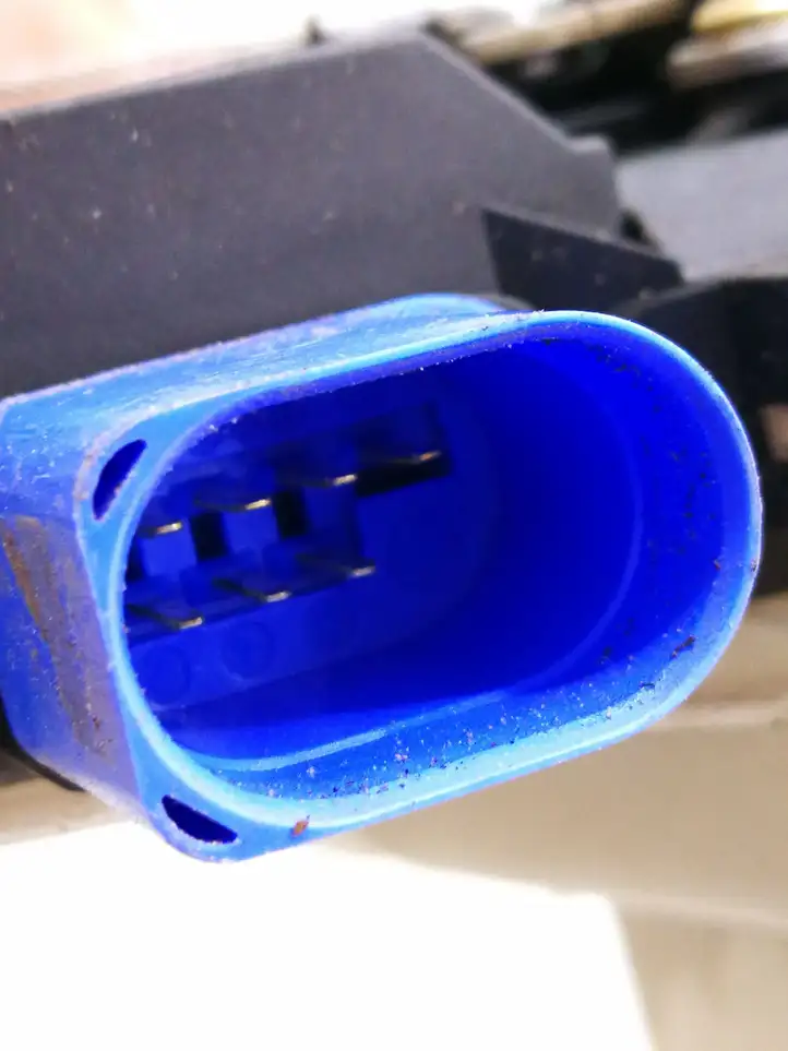 Volkswagen Golf V (2003 - 2009)  7L0839016 Замок задней двери