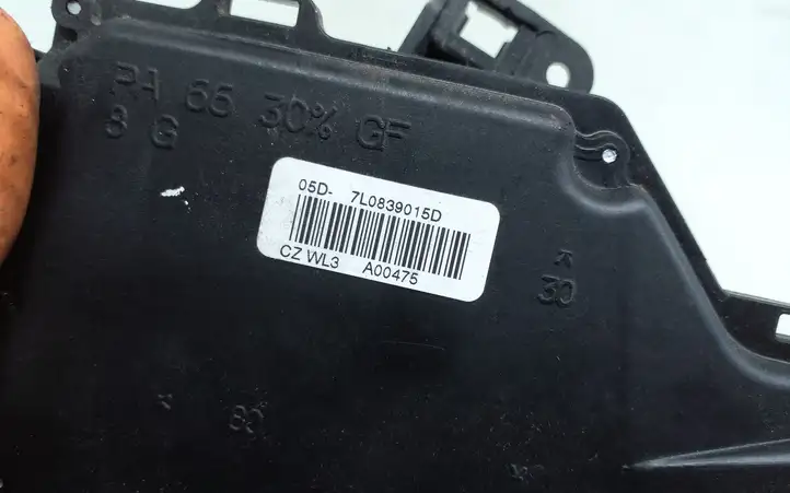 Skoda Octavia Mk2 (1Z) (2004 - 2013) 7L0839015D Замок задней двери — фото 5