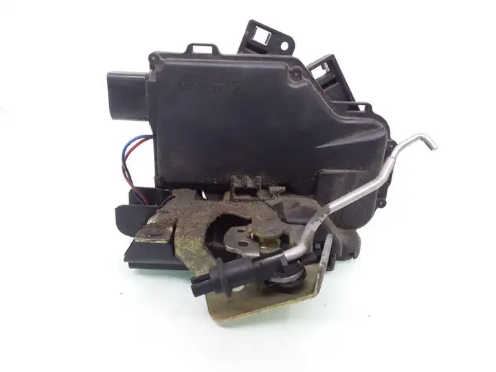 Audi A6 (1997 - 2001)   Замок задней двери