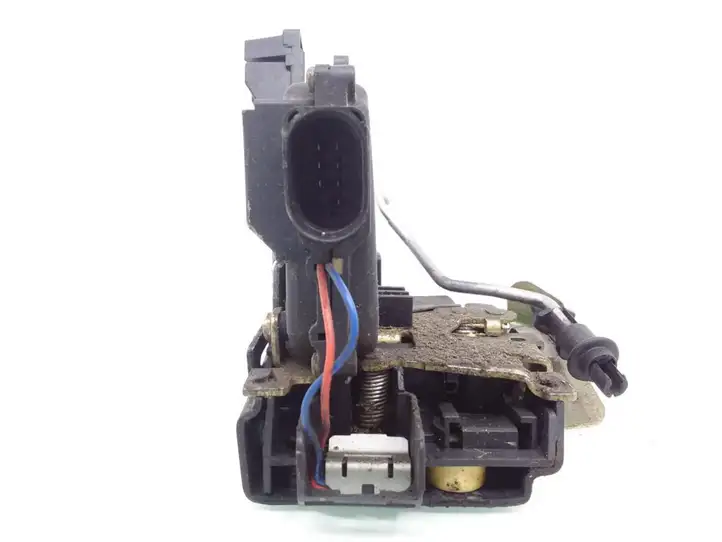 Audi A6 (1997 - 2001)   Замок задней двери