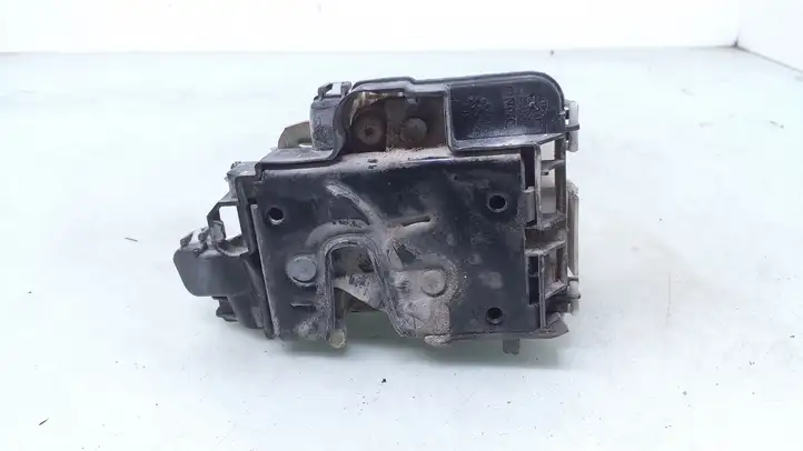 Volkswagen Polo III 6N 6N2 6NF (1994 - 2001) 6N4839016C Замок задней двери — фото 1