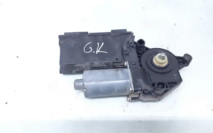 Audi A4 S4 B6 8E 8H (2000 - 2006) 0130821767 Стеклоподъемник задней двери — фото 1