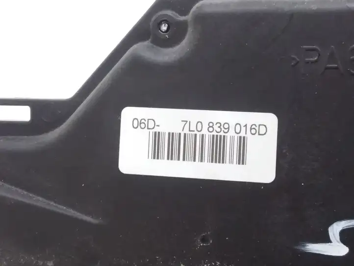 Volkswagen Touran I (2003 - 2010) 7L0839016D Замок задней двери — фото 4