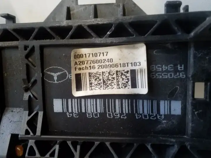 Mercedes-Benz E C207 W207 (2009 - 2017) A2077600240 Крепление наружной ручки передней двери — фото 3