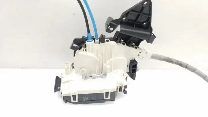 Mercedes-Benz C W204 (2007 - 2014)  A2047301435 Замок задней двери