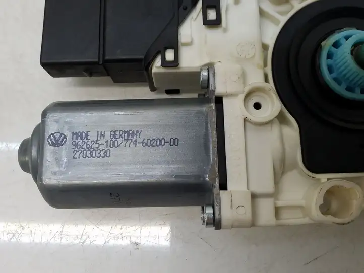 Volkswagen Tiguan (2007 - 2011) 5N0959704D Стеклоподъемник задней двери — фото 5