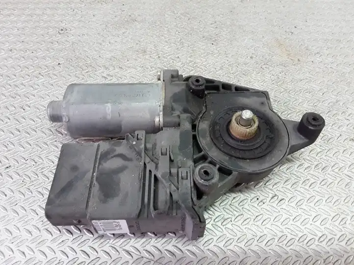 Volkswagen PASSAT B5 (1997 - 2000) 0130821696 Стеклоподъемник задней двери — фото 1