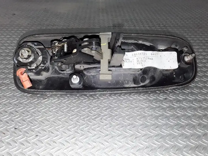 Chrysler Voyager (1996 - 2001) 04717519AC Наружная ручка задней двери — фото 2
